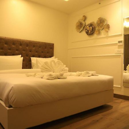 Sapphire Sky Hotel Dehradun Eksteriør bilde
