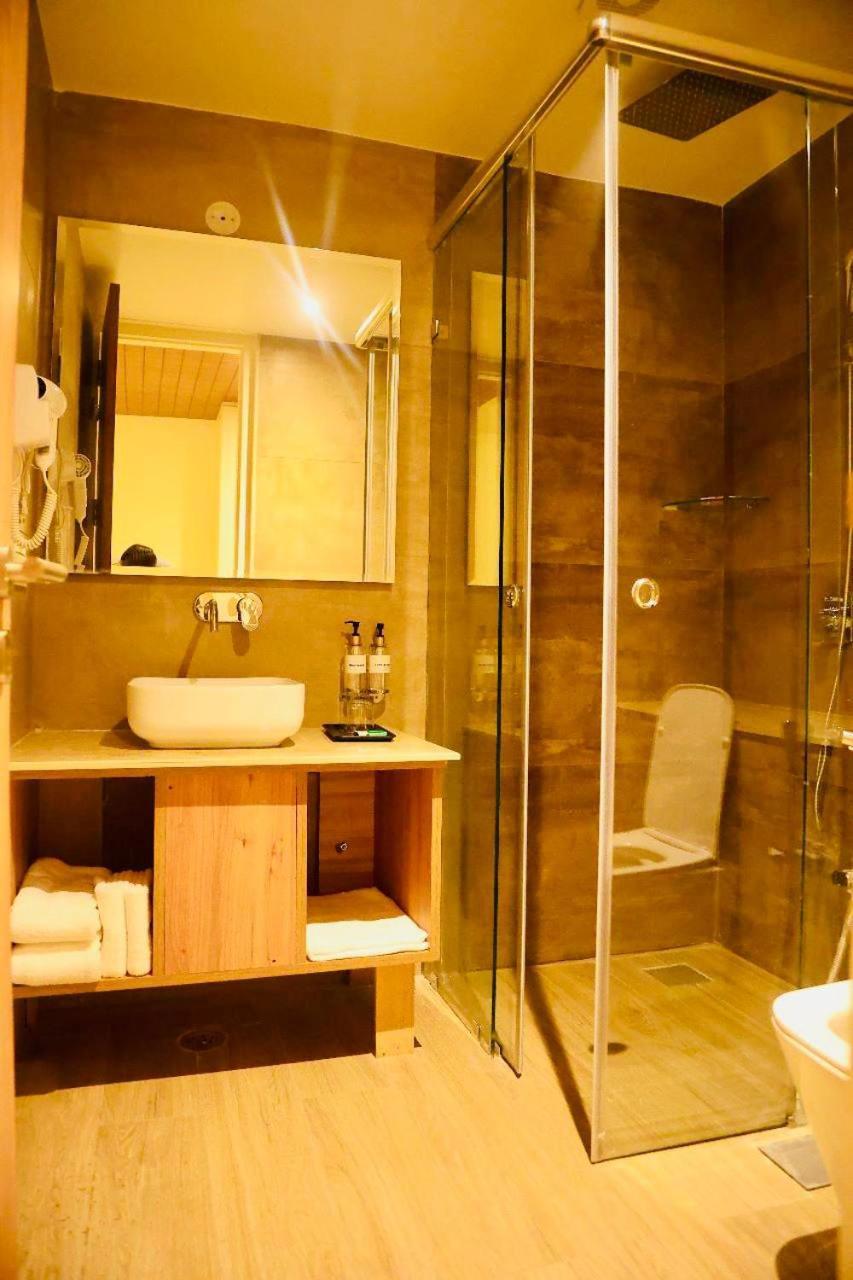 Sapphire Sky Hotel Dehradun Eksteriør bilde