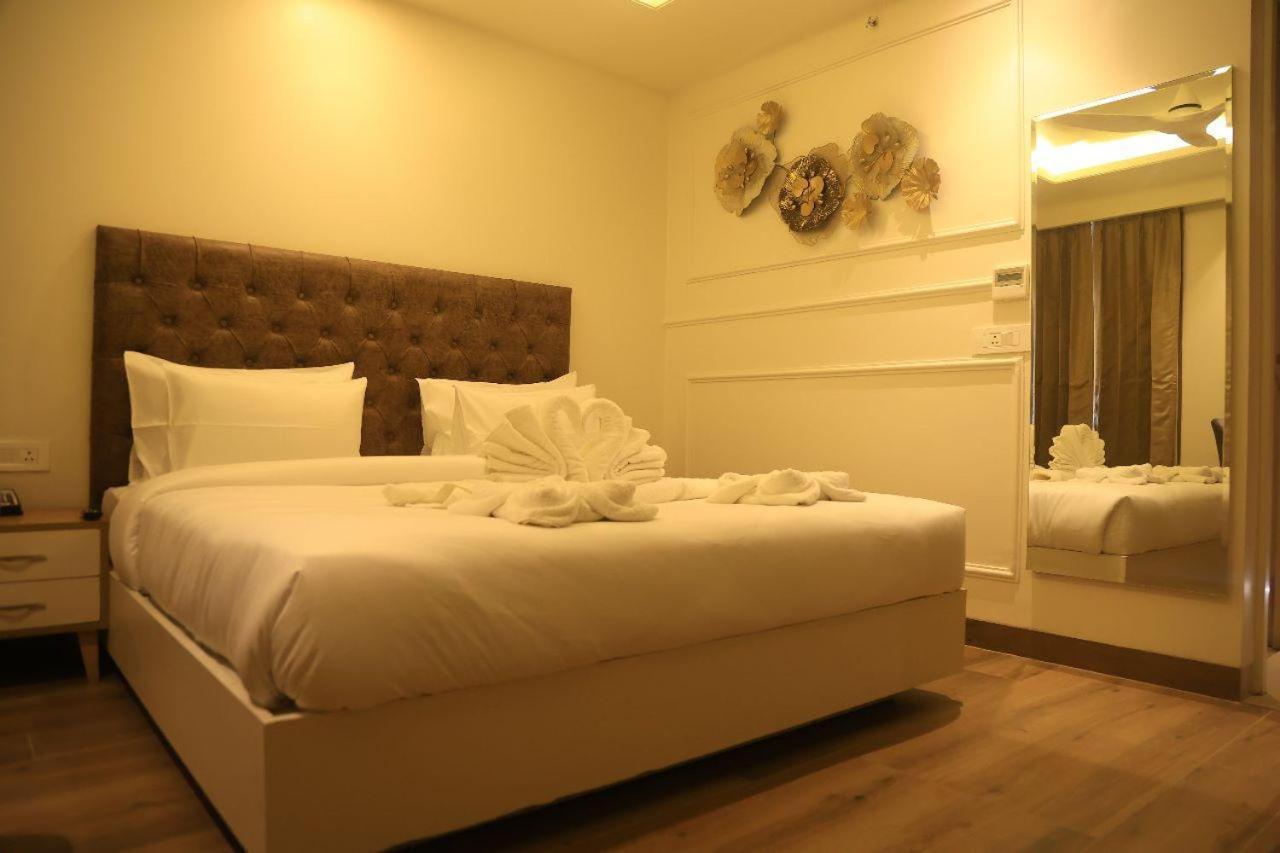 Sapphire Sky Hotel Dehradun Eksteriør bilde